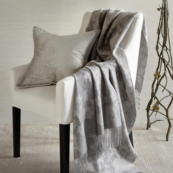 MICHAEL ARAM Orchid Fringe THROW Grey 100% Wool Floral 50 x 70 NEW $250 - Picture 4 of 10